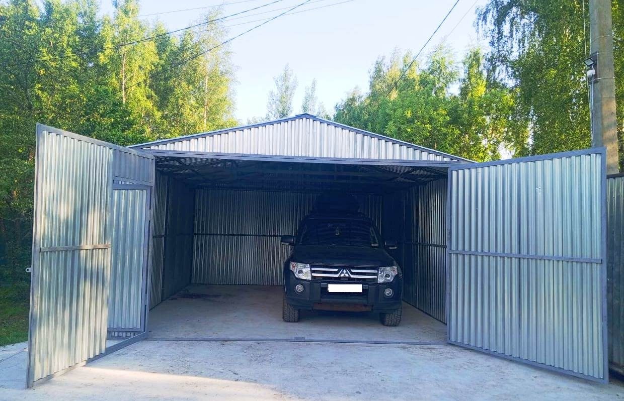 Оцинкованный гараж 3×6 с калиткой в створке